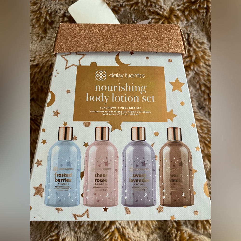 NWT Daisy Fuentes luxury lotion set of four lotions